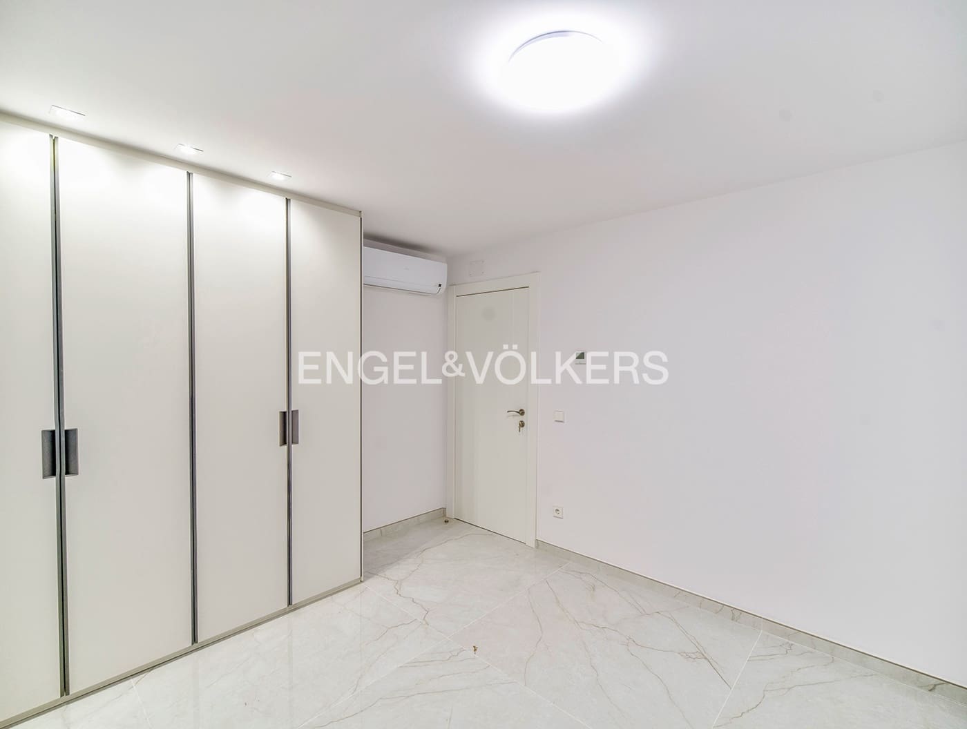 4 slaapkamer Appartement te koop in Alicante stad met garage - € 920.000 (Ref: 9798284)