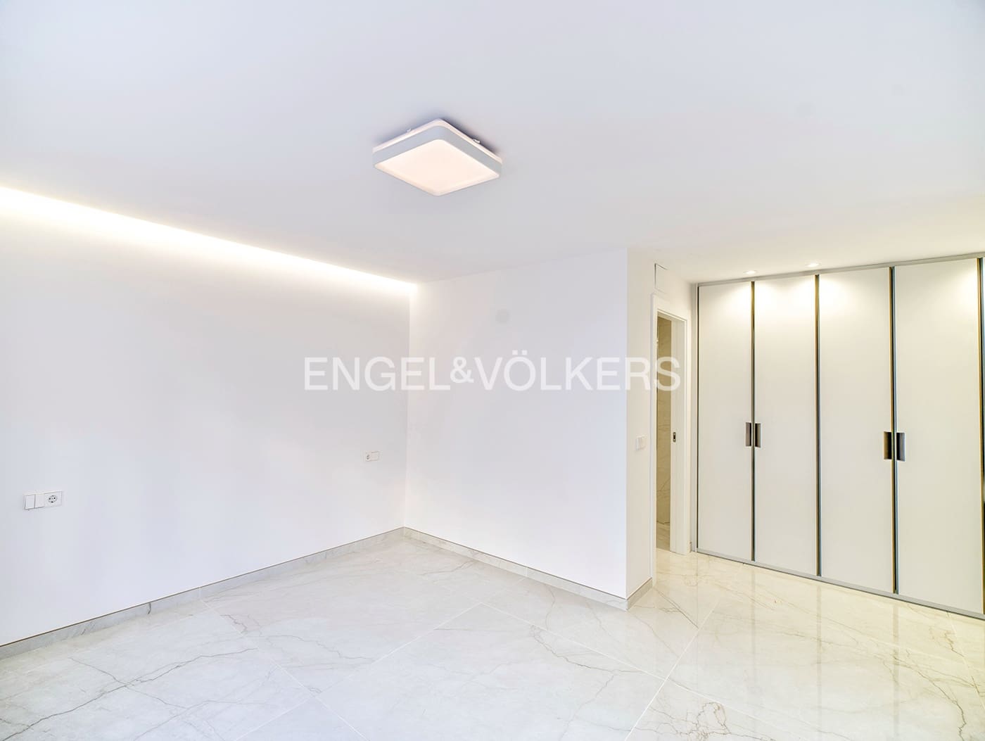 4 slaapkamer Appartement te koop in Alicante stad met garage - € 920.000 (Ref: 9798284)