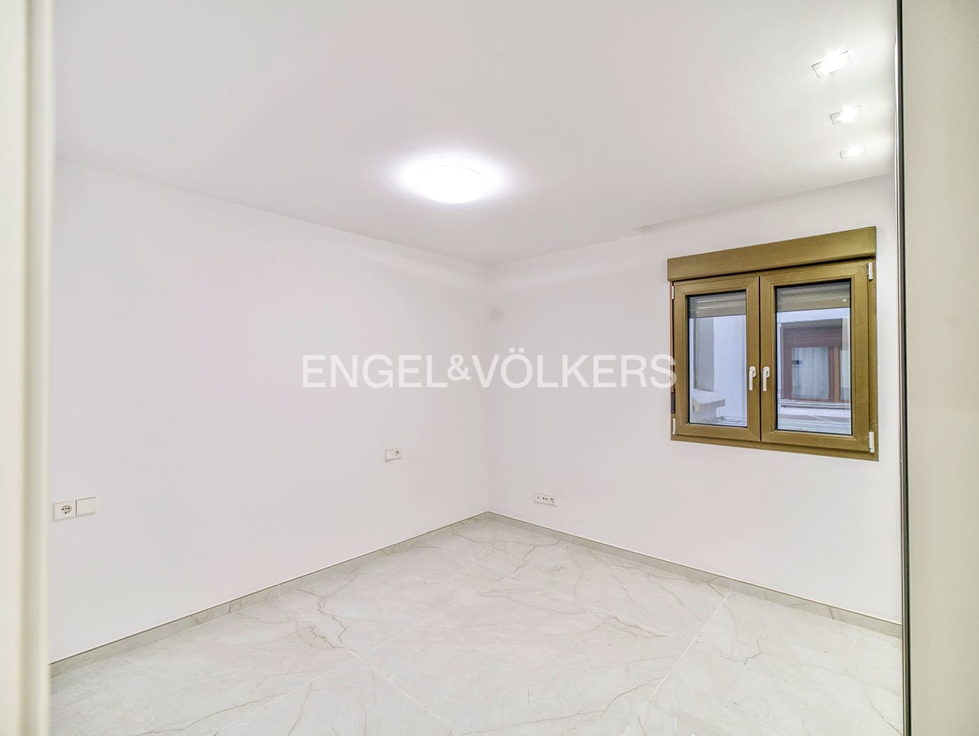 4 slaapkamer Appartement te koop in Alicante stad met garage - € 920.000 (Ref: 9798284)