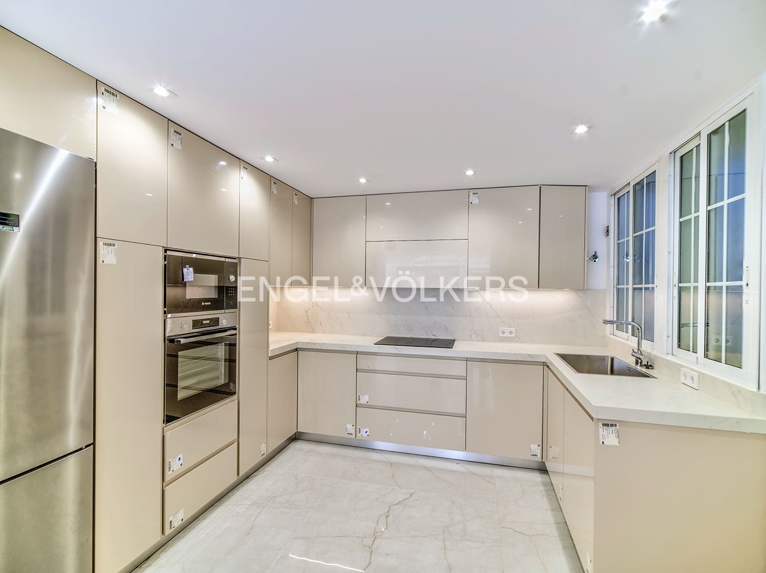 4 slaapkamer Appartement te koop in Alicante stad met garage - € 920.000 (Ref: 9798284)