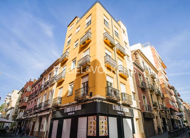 Penthouse te koop in Barrio del Centro, Alicante stad - € 255.000 (Ref: 9803707)