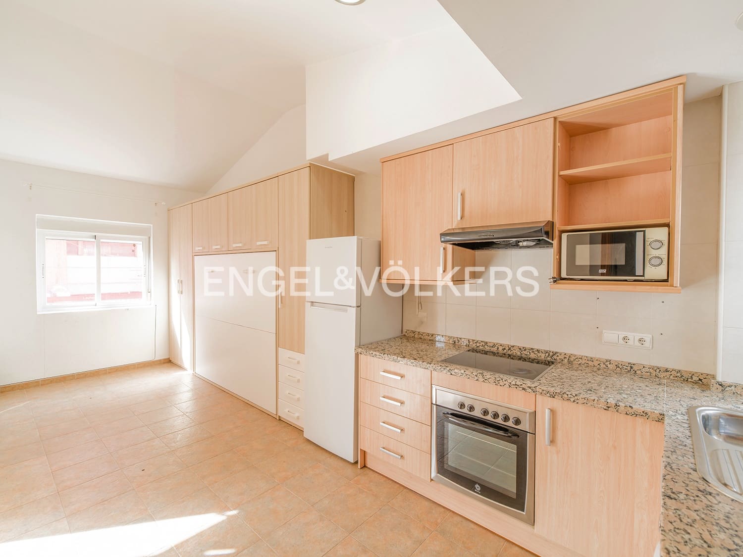 Penthouse for sale in Alicante / Alacant city - € 255,000 (Ref: 9803707)