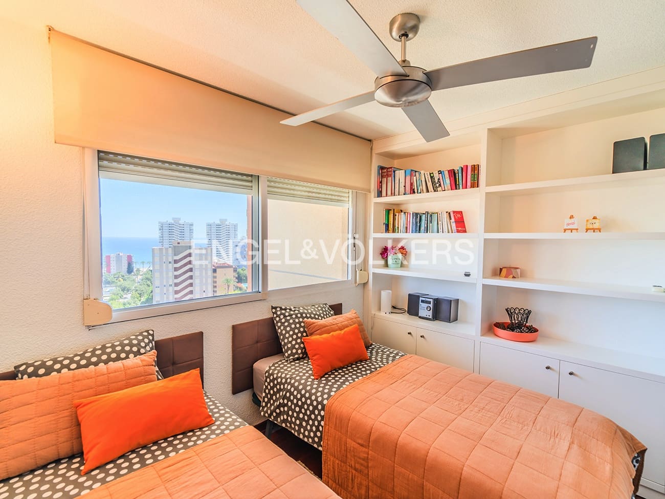 3 quarto Penthouse para venda em Playa de San Juan com piscina garagem - 649 000 € (Ref: 9810454)