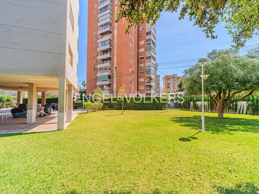 3 quarto Penthouse para venda em Playa de San Juan com piscina garagem - 649 000 € (Ref: 9810454)