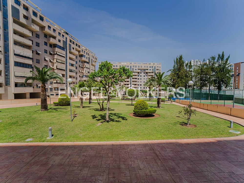 4 sovrum Takvåning till salu i Playa de San Juan med pool - 690 000 € (Ref: 9821179)