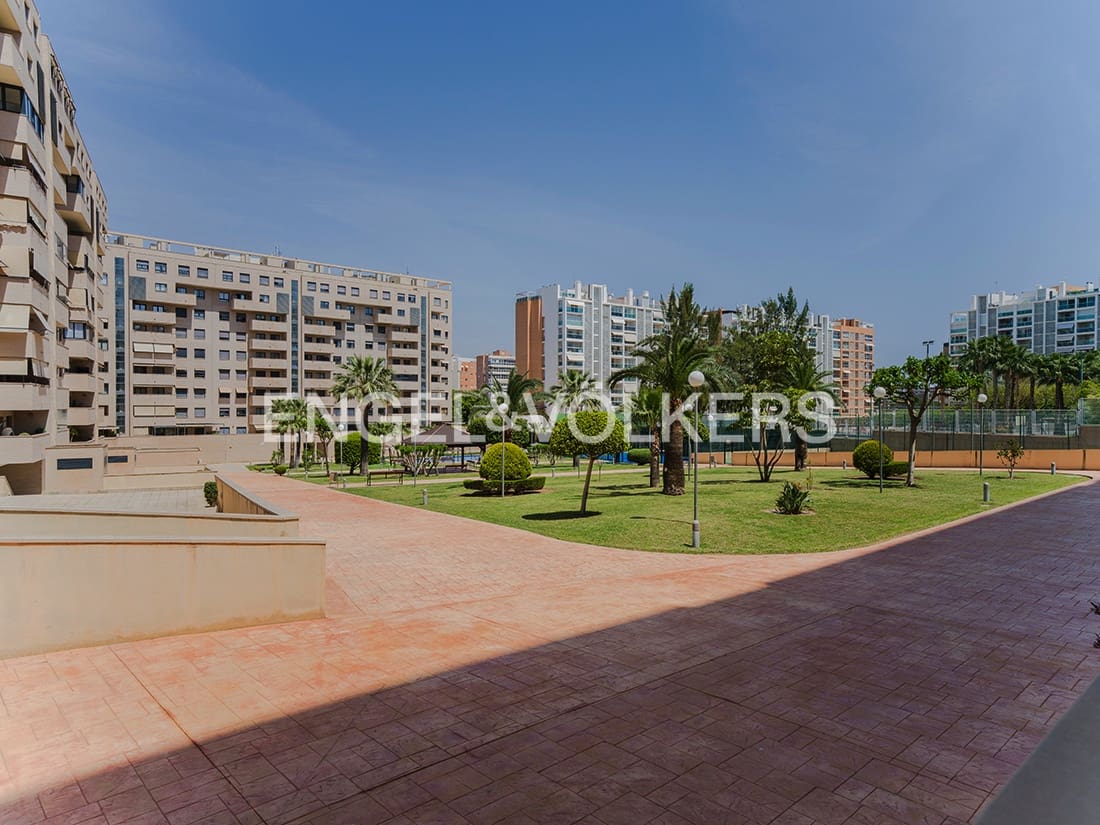 4 sovrum Takvåning till salu i Playa de San Juan med pool - 690 000 € (Ref: 9821179)