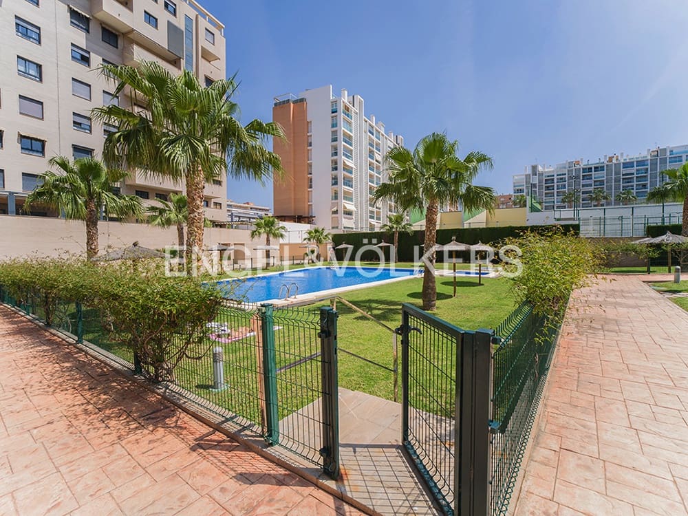 4 sovrum Takvåning till salu i Playa de San Juan med pool - 690 000 € (Ref: 9821179)
