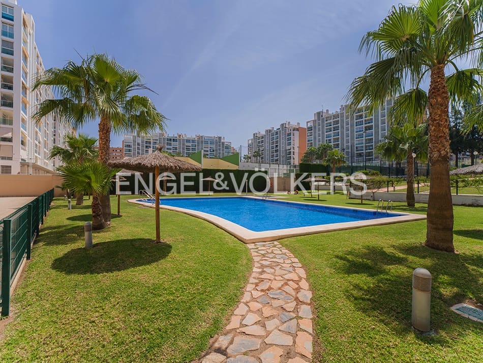 4 sovrum Takvåning till salu i Playa de San Juan med pool - 690 000 € (Ref: 9821179)