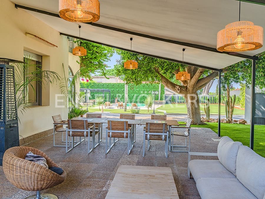 5 bedroom Villa for sale in Elche / Elx with pool garage - € 995,000 (Ref: 9827469)