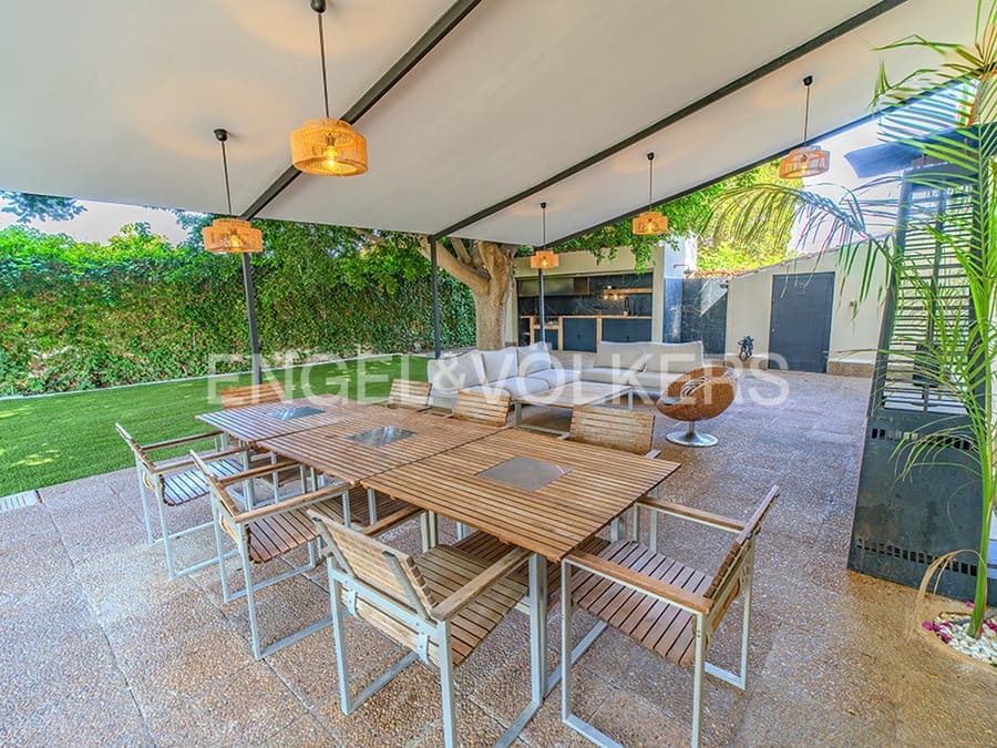 5 bedroom Villa for sale in Elche / Elx with pool garage - € 995,000 (Ref: 9827469)