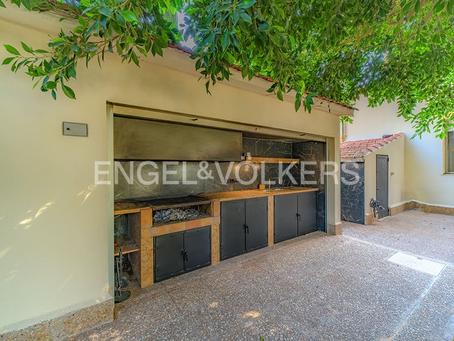 5 bedroom Villa for sale in Elche / Elx with pool garage - € 995,000 (Ref: 9827469)