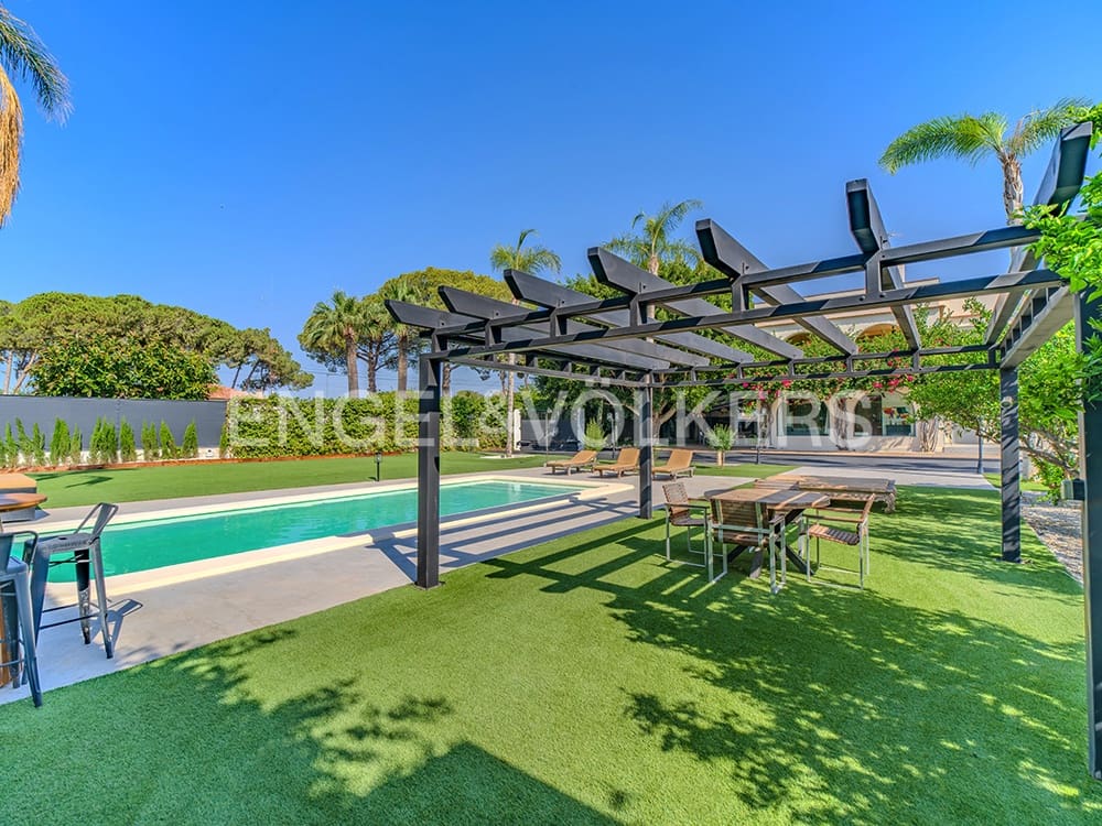 5 bedroom Villa for sale in Elche / Elx with pool garage - € 995,000 (Ref: 9827469)