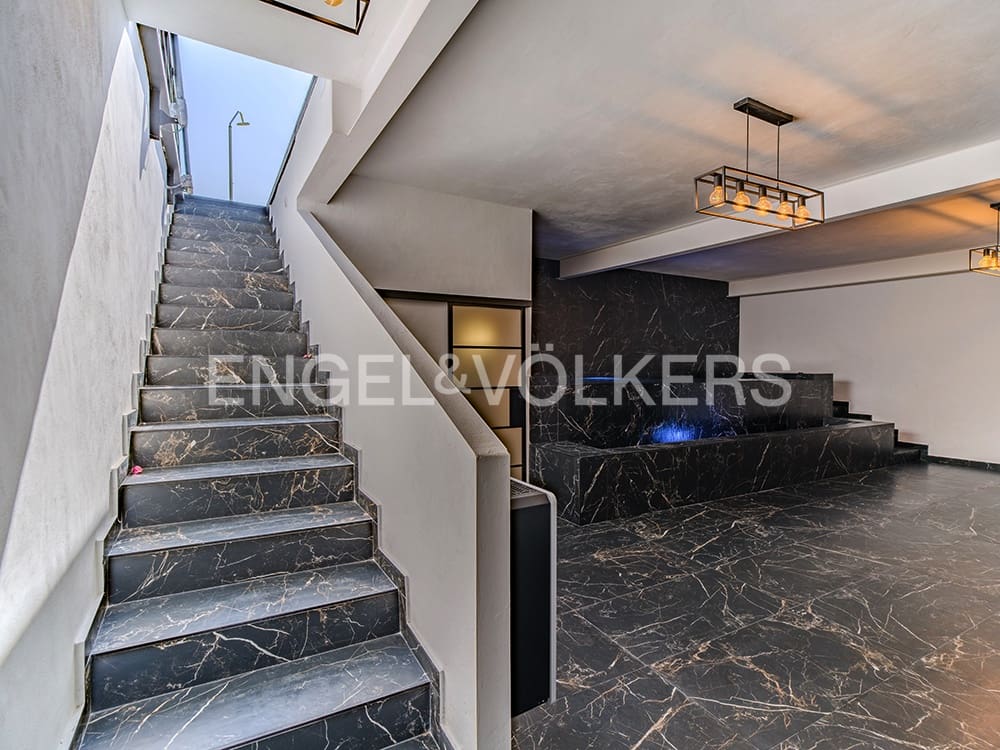 5 bedroom Villa for sale in Elche / Elx with pool garage - € 995,000 (Ref: 9827469)