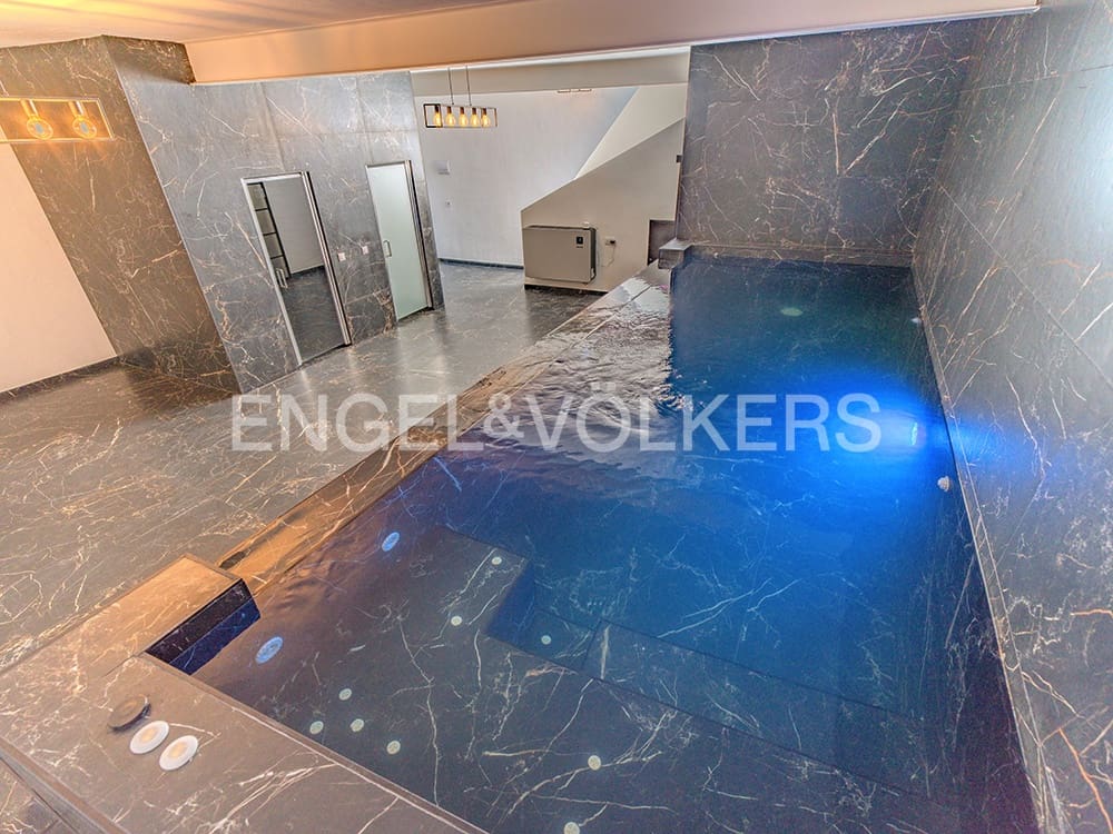 5 bedroom Villa for sale in Elche / Elx with pool garage - € 995,000 (Ref: 9827469)