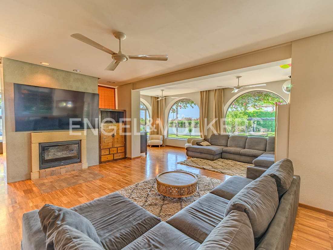 5 bedroom Villa for sale in Elche / Elx with pool garage - € 995,000 (Ref: 9827469)