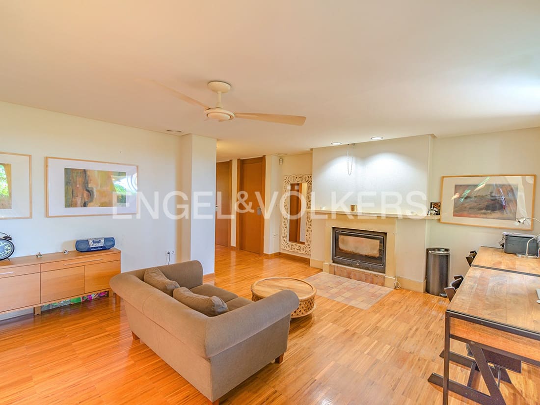 5 bedroom Villa for sale in Elche / Elx with pool garage - € 995,000 (Ref: 9827469)