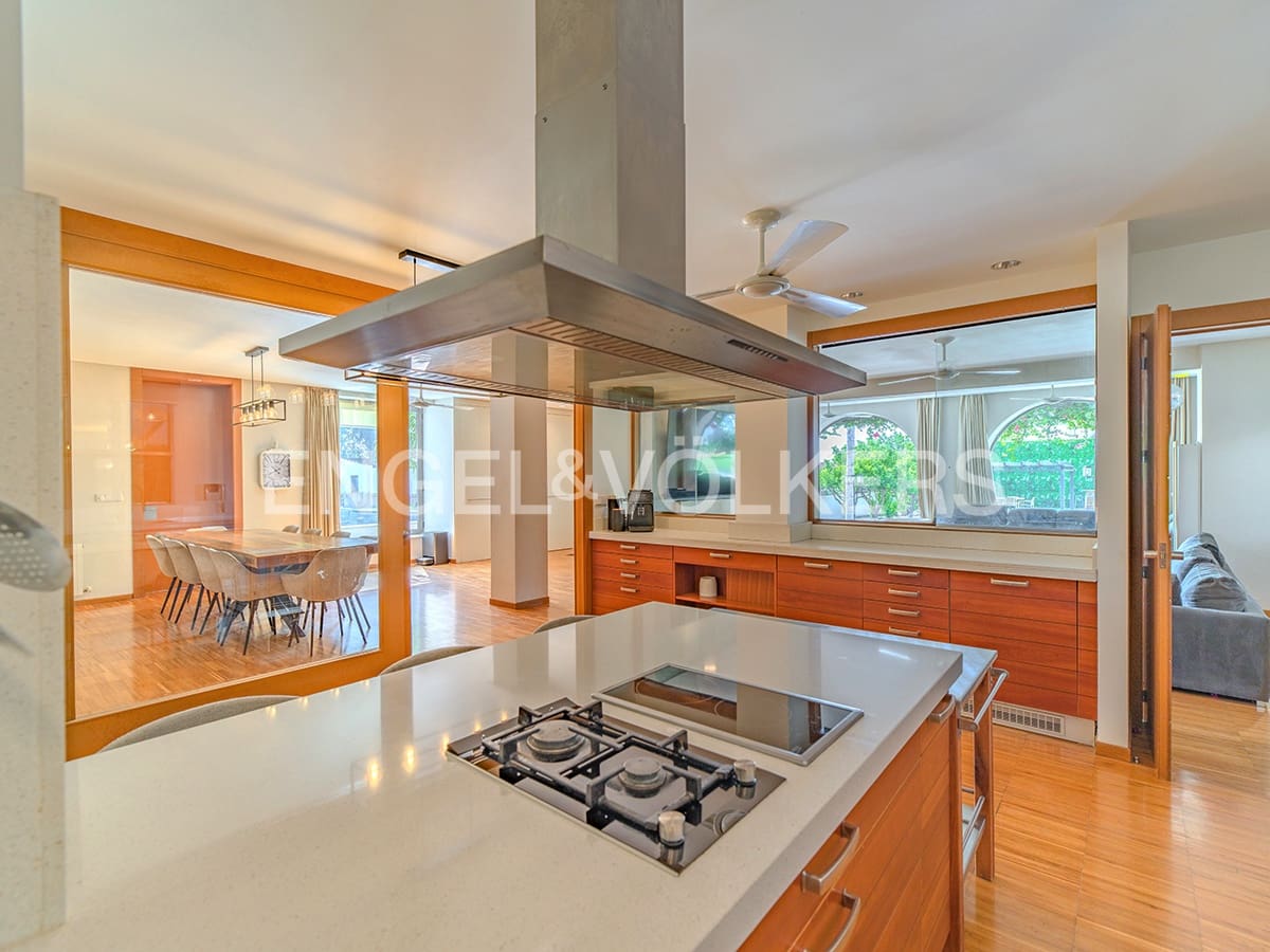 5 bedroom Villa for sale in Elche / Elx with pool garage - € 995,000 (Ref: 9827469)