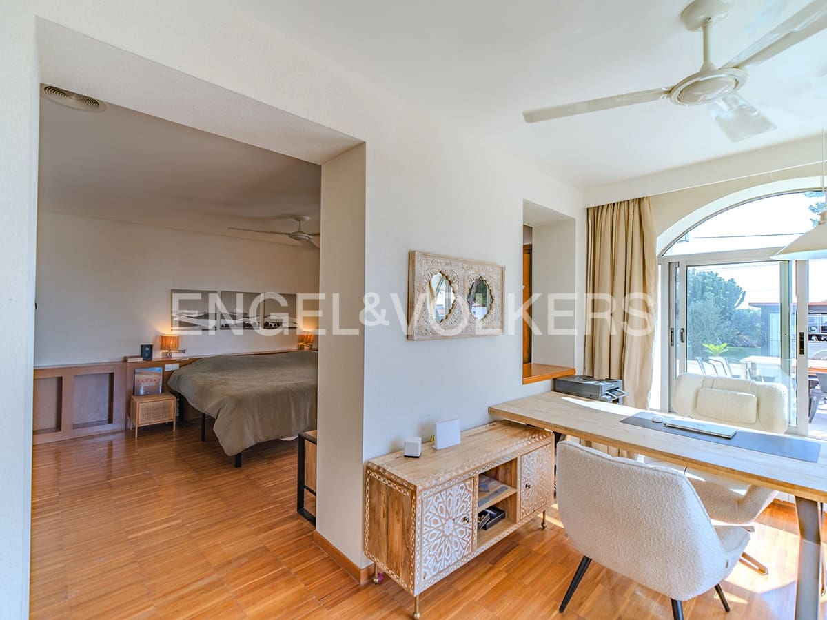 5 bedroom Villa for sale in Elche / Elx with pool garage - € 995,000 (Ref: 9827469)