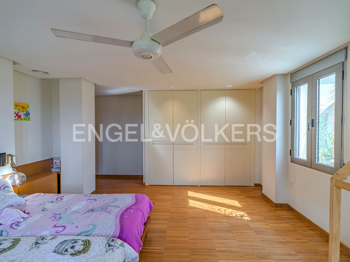 5 bedroom Villa for sale in Elche / Elx with pool garage - € 995,000 (Ref: 9827469)
