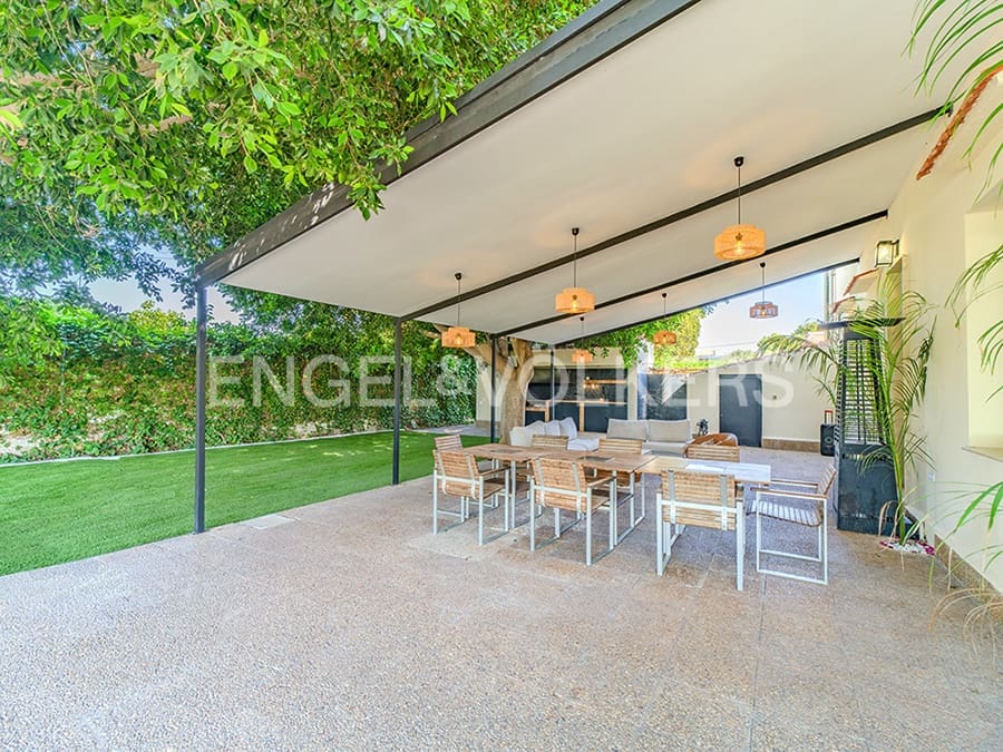 5 bedroom Villa for sale in Elche / Elx with pool garage - € 995,000 (Ref: 9827469)