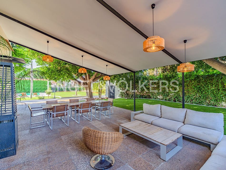 5 bedroom Villa for sale in Elche / Elx with pool garage - € 995,000 (Ref: 9827469)