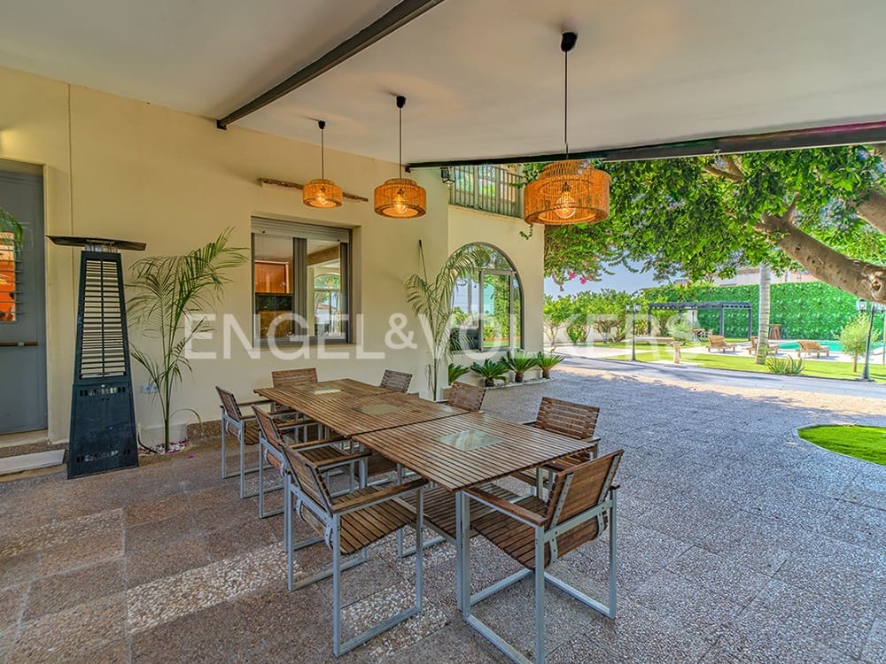 5 bedroom Villa for sale in Elche / Elx with pool garage - € 995,000 (Ref: 9827469)