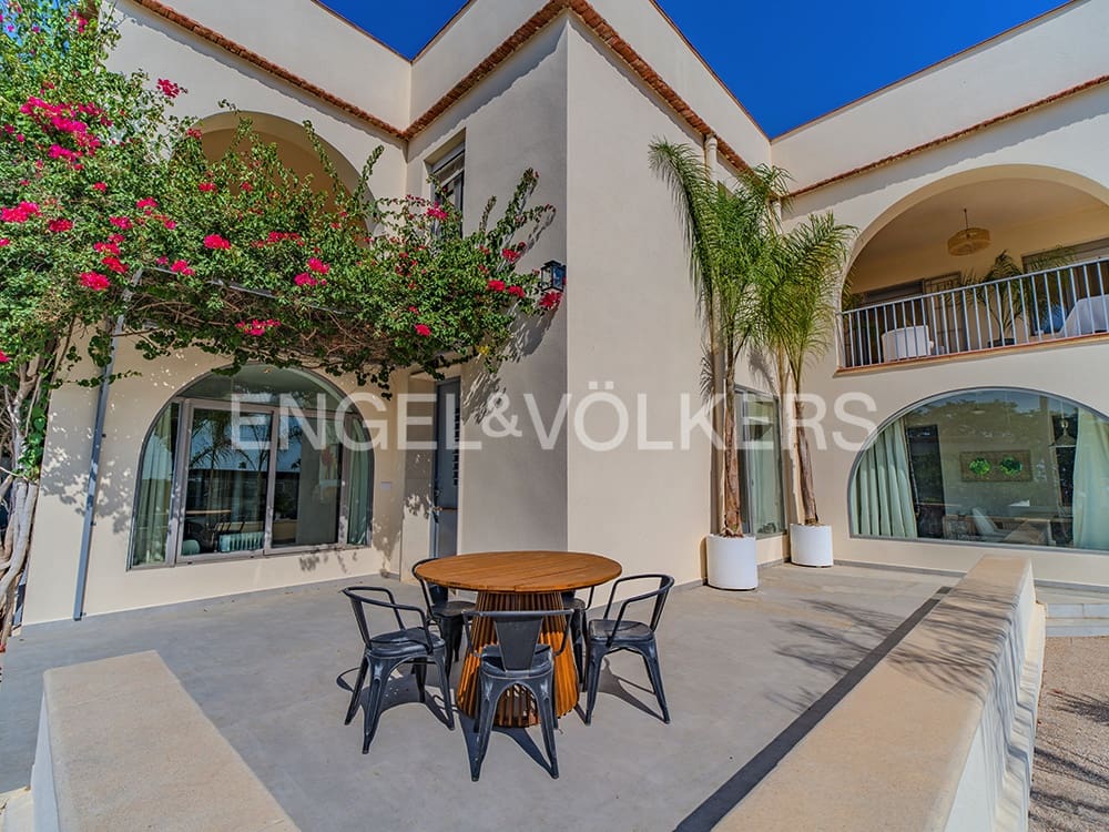 5 bedroom Villa for sale in Elche / Elx with pool garage - € 995,000 (Ref: 9827469)