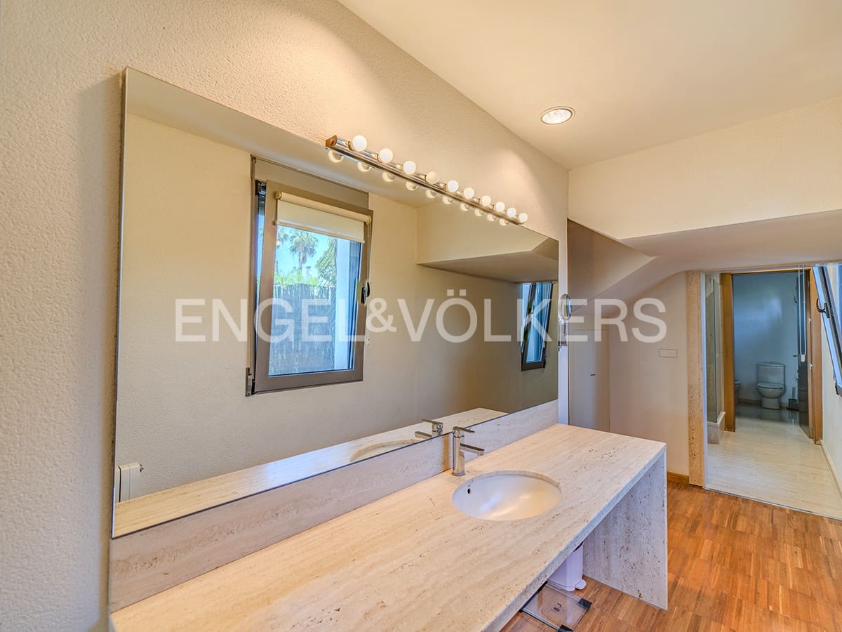 5 bedroom Villa for sale in Elche / Elx with pool garage - € 995,000 (Ref: 9827469)