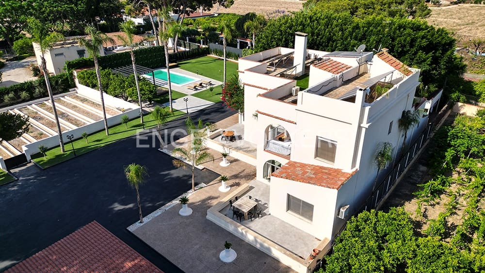 5 bedroom Villa for sale in Elche / Elx with pool garage - € 995,000 (Ref: 9827469)