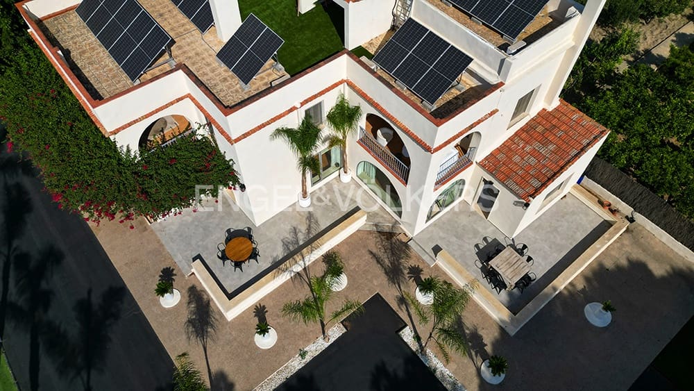 5 bedroom Villa for sale in Elche / Elx with pool garage - € 995,000 (Ref: 9827469)