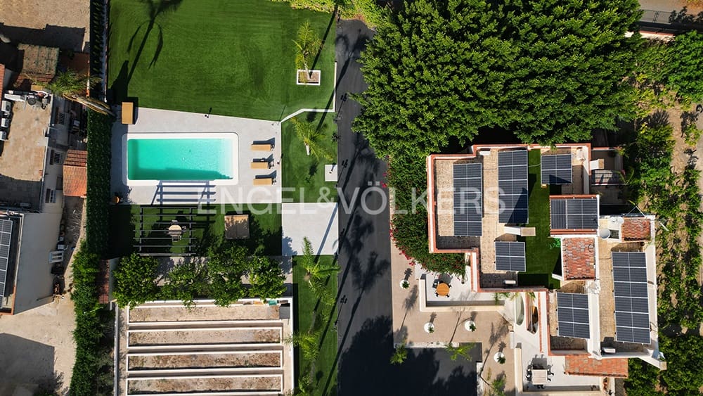 5 bedroom Villa for sale in Elche / Elx with pool garage - € 995,000 (Ref: 9827469)
