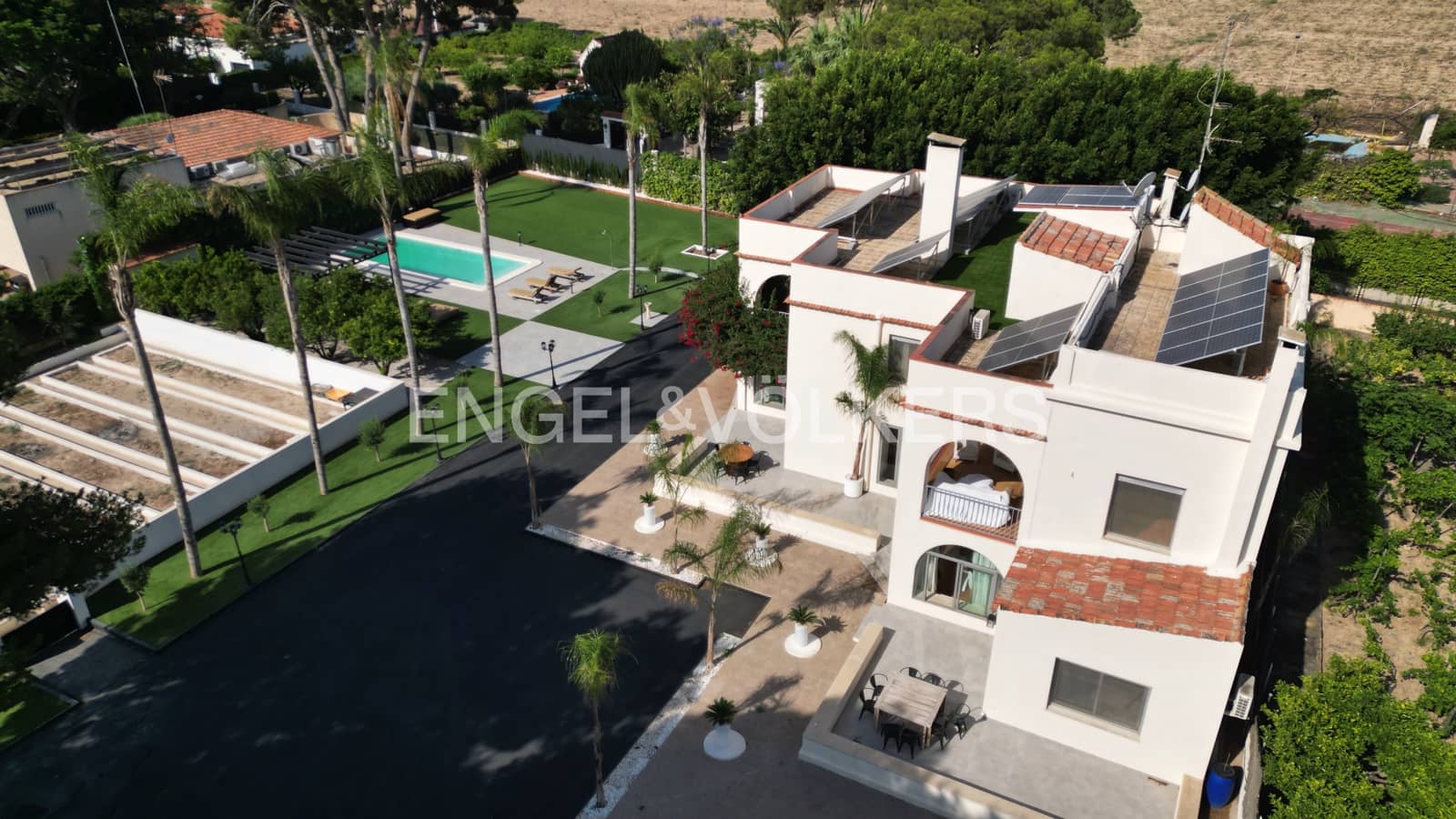 5 bedroom Villa for sale in Elche / Elx with pool garage - € 995,000 (Ref: 9827469)