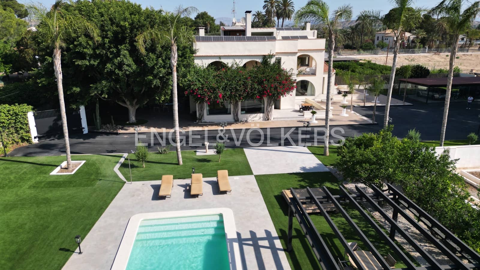 5 bedroom Villa for sale in Elche / Elx with pool garage - € 995,000 (Ref: 9827469)