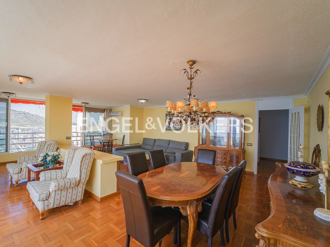 3 soveværelse Lejlighed til salg i Alicante by med swimmingpool - € 580.000 (Ref: 9830333)