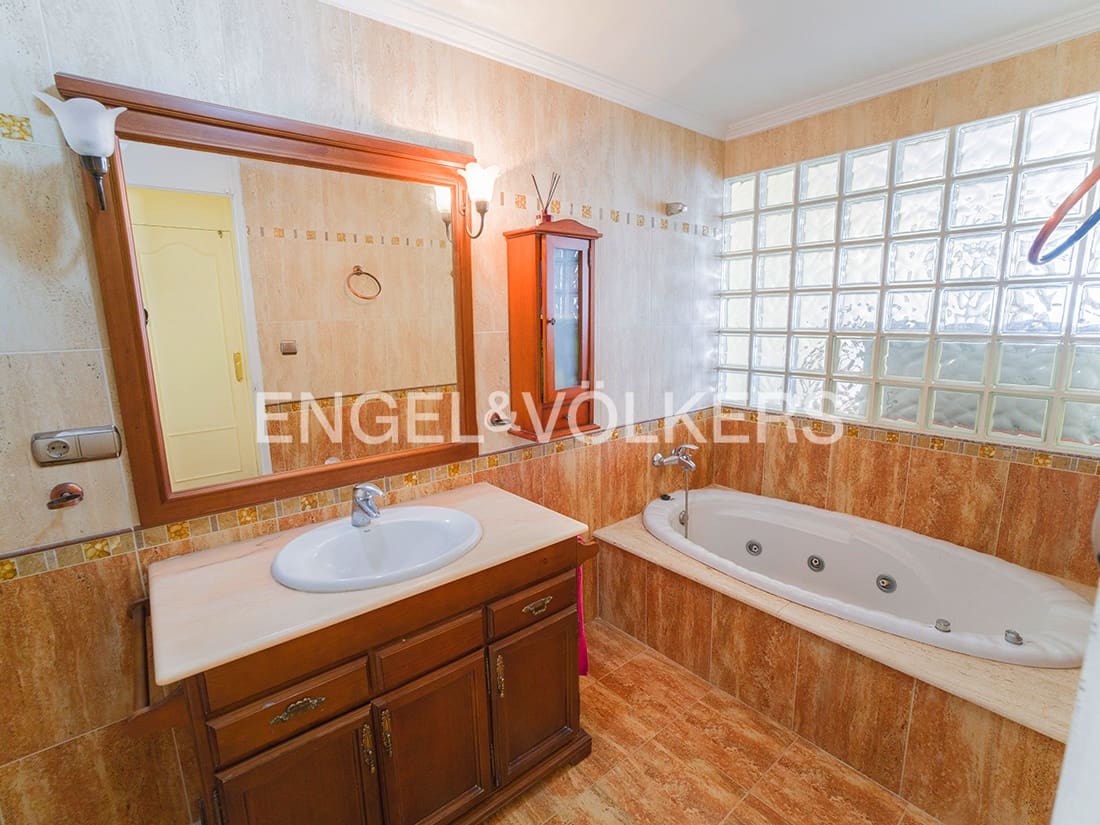 3 soveværelse Lejlighed til salg i Alicante by med swimmingpool - € 580.000 (Ref: 9830333)