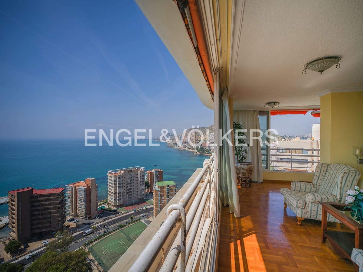 3 soveværelse Lejlighed til salg i Alicante by med swimmingpool - € 580.000 (Ref: 9830333)