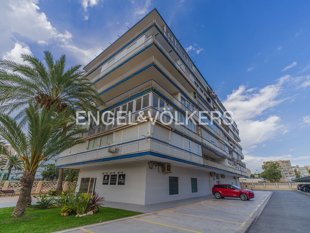 3 bedroom Apartment for sale in Playa de San Juan with pool garage - € 585,000 (Ref: 9834725)
