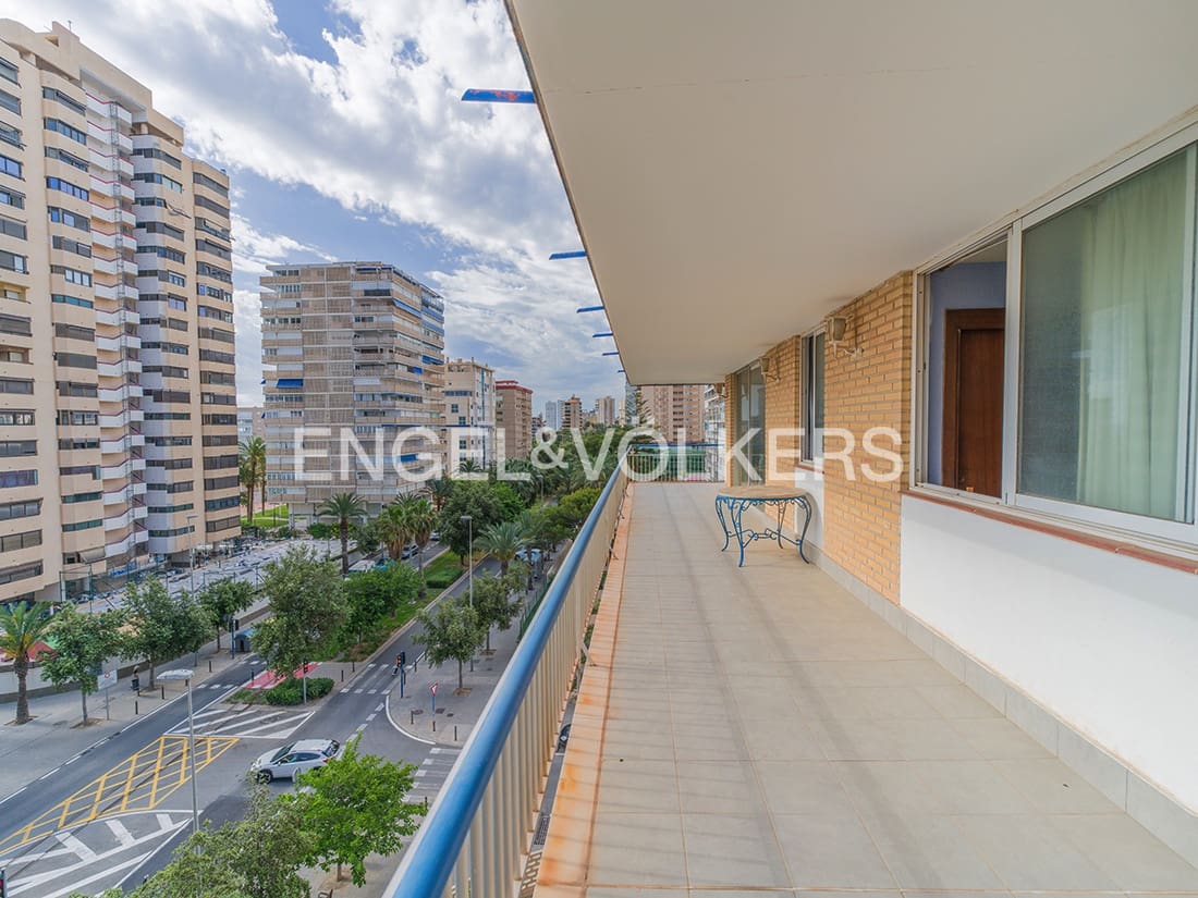 3 bedroom Apartment for sale in Playa de San Juan with pool garage - € 585,000 (Ref: 9834725)