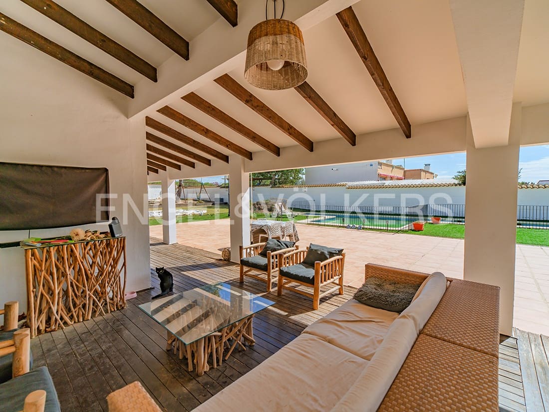 4 bedroom Villa for sale in Santa Pola with pool - € 795,000 (Ref: 9836747)