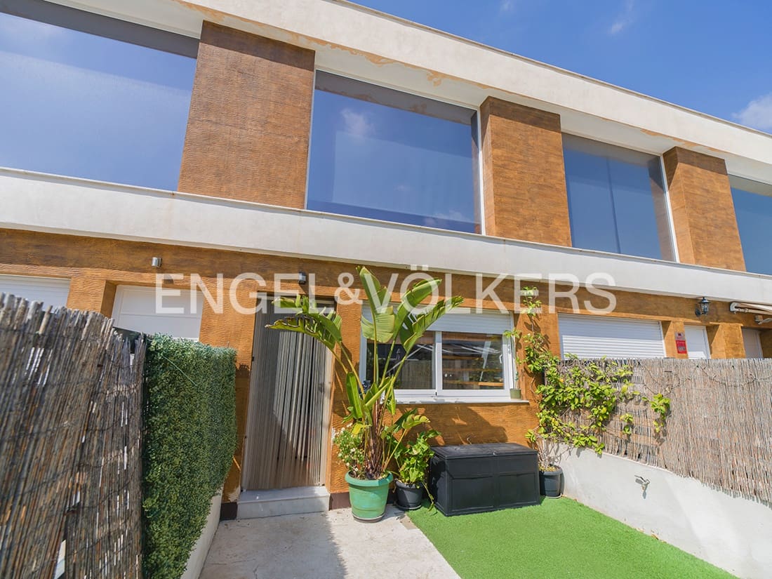 2 chambre Villa/Maison Semi-Mitoyenne à vendre à Gran Alacant avec piscine - 270 000 € (Ref: 9837707)
