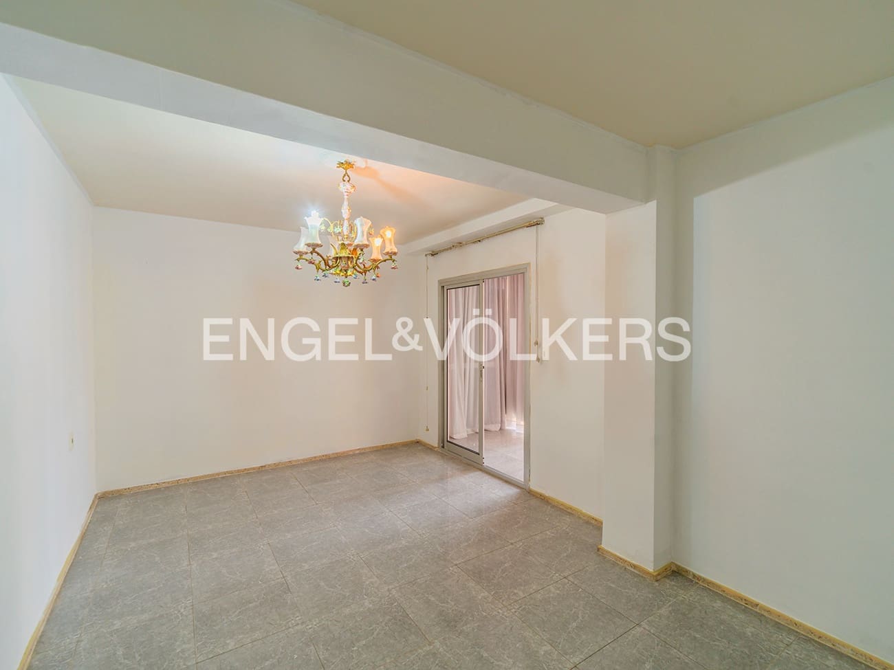 Lejlighed til salg i Alicante by - € 320.000 (Ref: 9841393)
