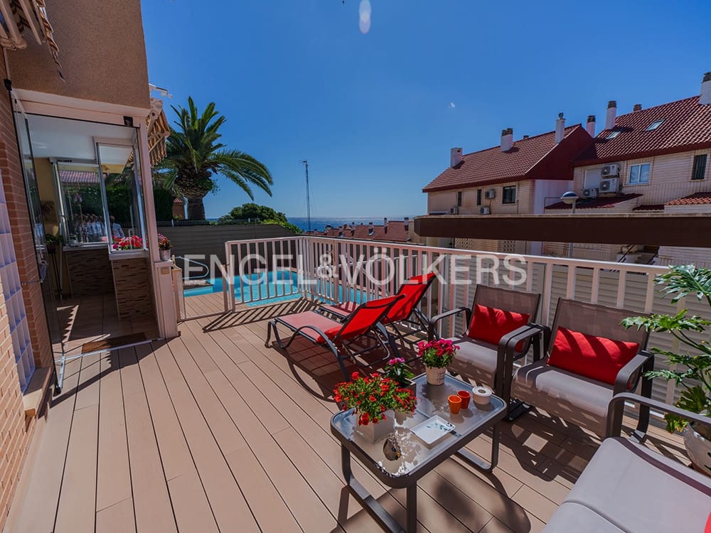 6 bedroom Villa for sale in Cabo de las Huertas with pool garage - € 2,175,000 (Ref: 9841795)