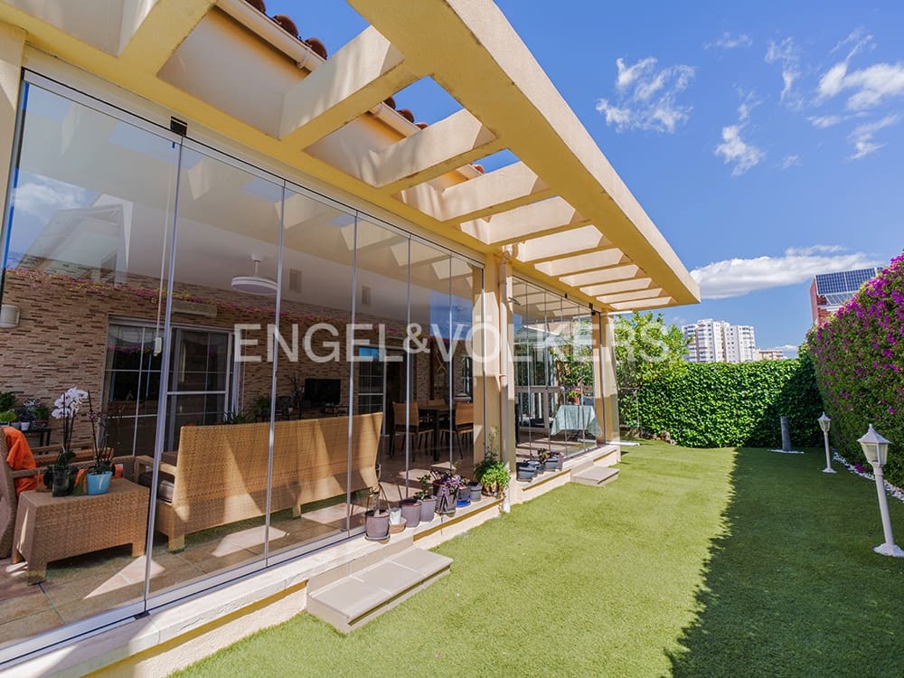 6 bedroom Villa for sale in Cabo de las Huertas with pool garage - € 2,175,000 (Ref: 9841795)