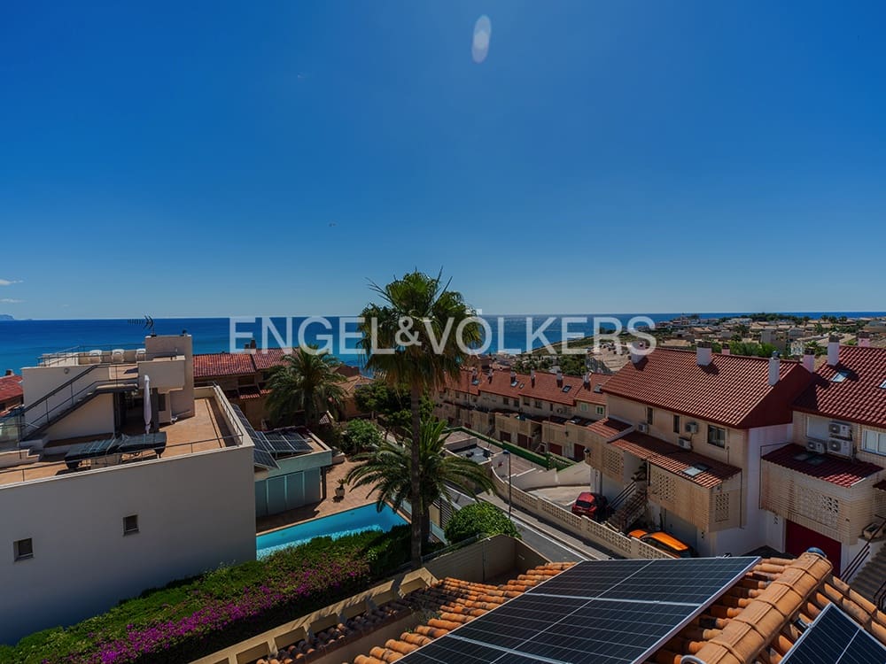 6 bedroom Villa for sale in Cabo de las Huertas with pool garage - € 2,175,000 (Ref: 9841795)