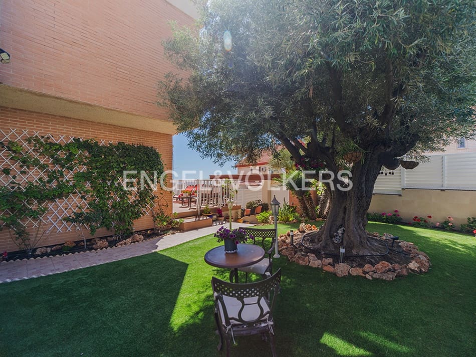 6 bedroom Villa for sale in Cabo de las Huertas with pool garage - € 2,175,000 (Ref: 9841795)