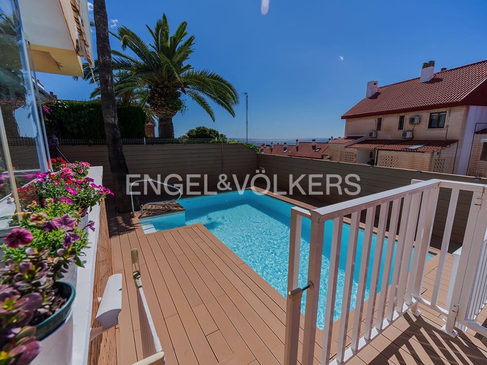 6 bedroom Villa for sale in Cabo de las Huertas with pool garage - € 2,175,000 (Ref: 9841795)