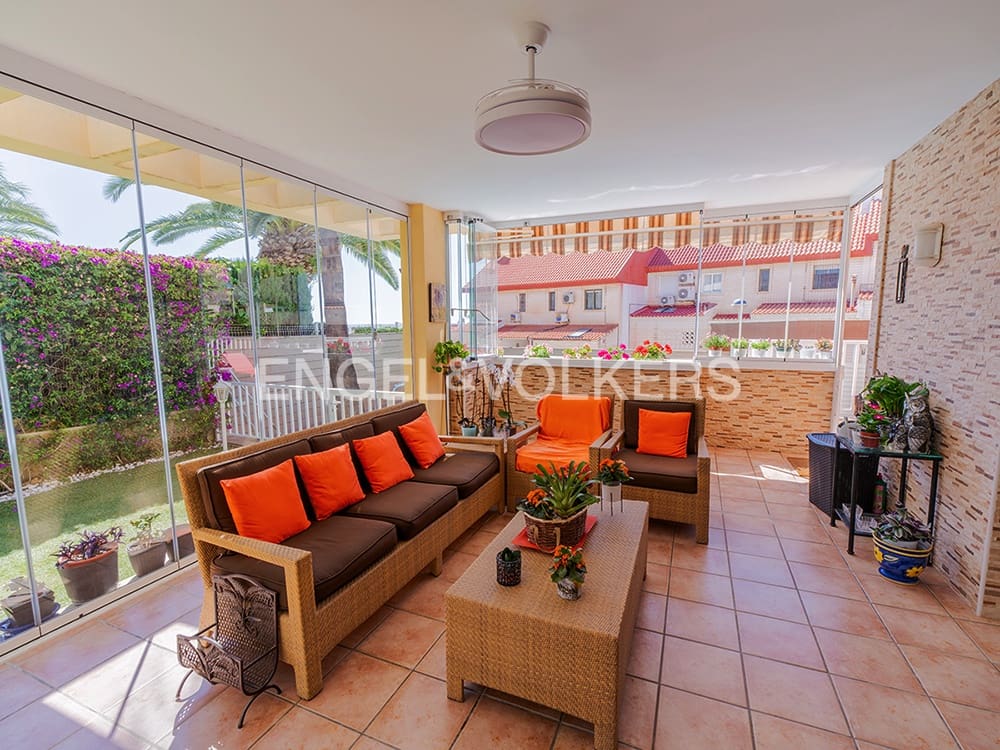 6 bedroom Villa for sale in Cabo de las Huertas with pool garage - € 2,175,000 (Ref: 9841795)