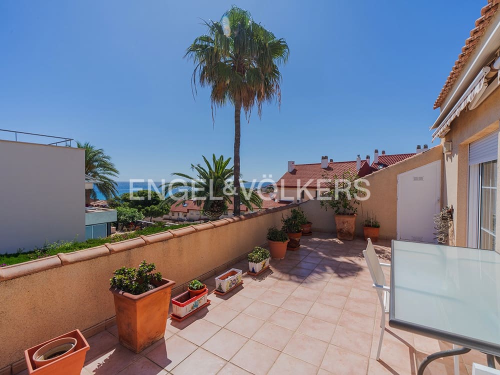 6 bedroom Villa for sale in Cabo de las Huertas with pool garage - € 2,175,000 (Ref: 9841795)
