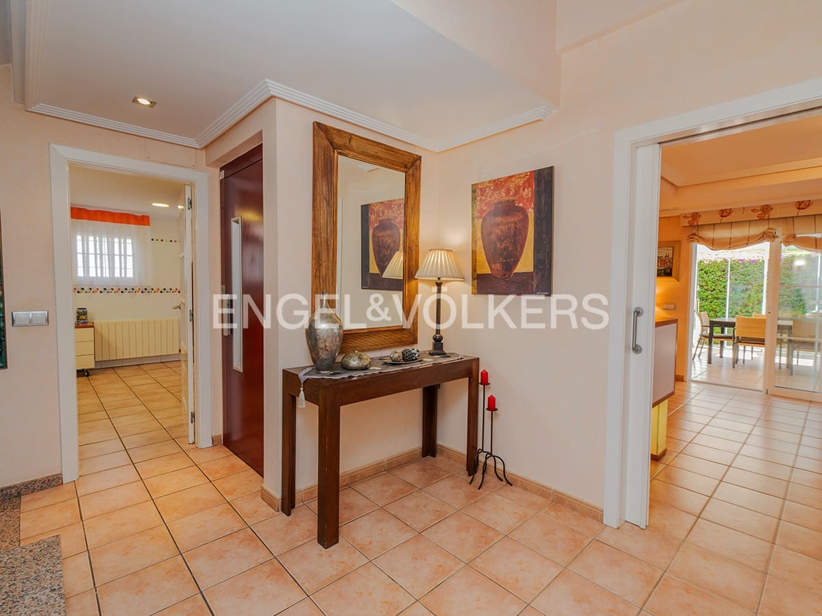 6 bedroom Villa for sale in Cabo de las Huertas with pool garage - € 2,175,000 (Ref: 9841795)