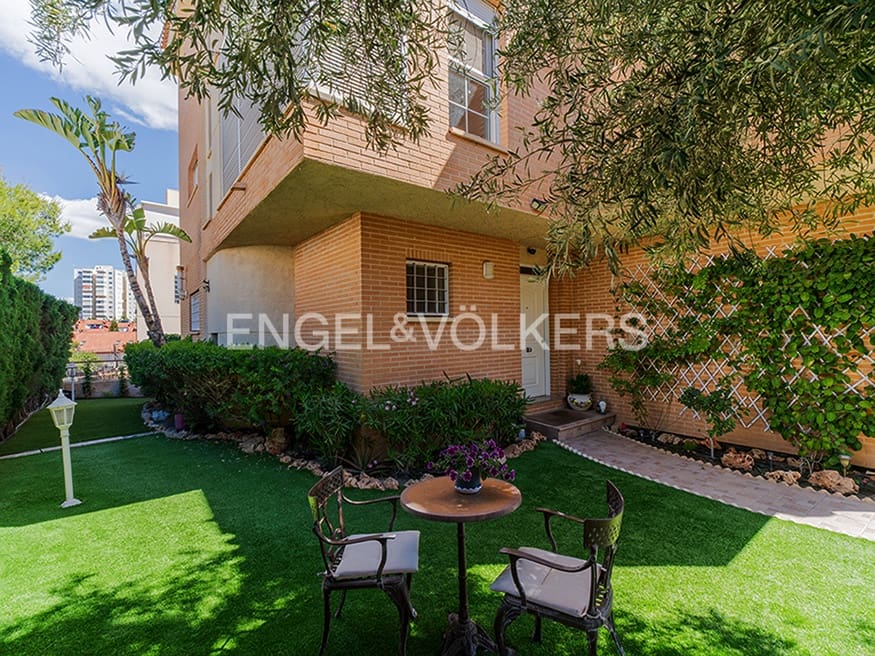 6 bedroom Villa for sale in Cabo de las Huertas with pool garage - € 2,175,000 (Ref: 9841795)